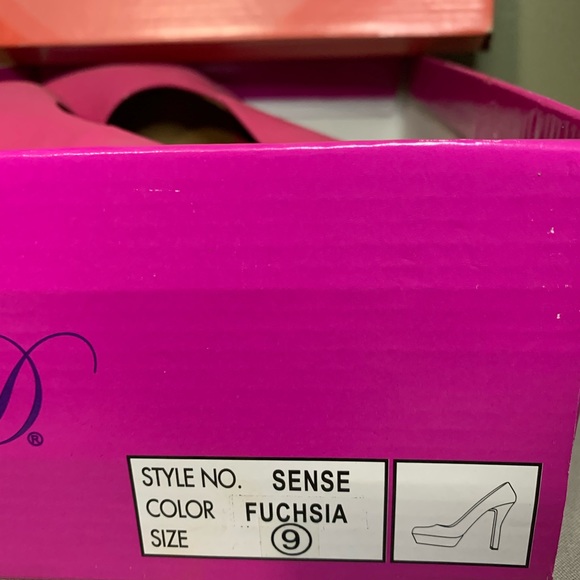 Women’s Delicious Platform Stilettos. Color: Fuschia. Size: 9. Never worn. - Picture 7 of 7
